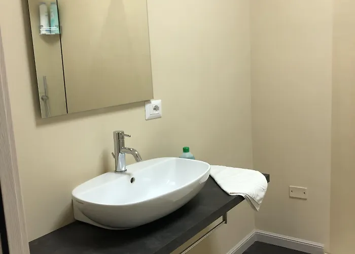 Dante 11 By Apulia 招待所 3*